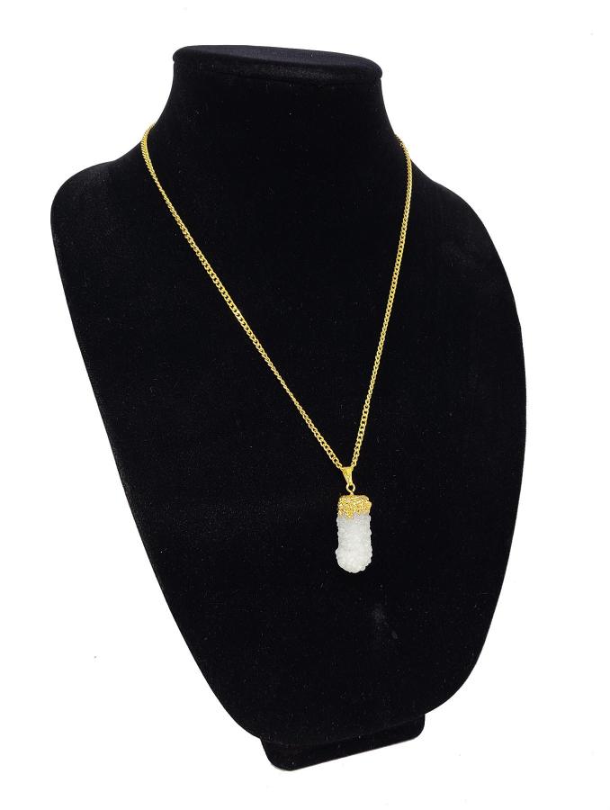 Colgante de coral druzy natural bañado en oro