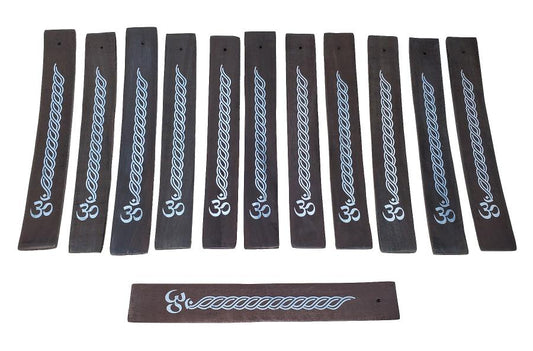 Recolector de cenizas de madera pintada de negro Om de 10" de largo